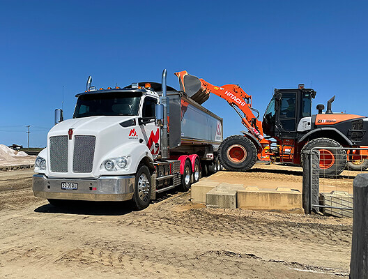 Quality screened and unscreened sands